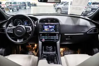 Jaguar F-PACE 2018 AWD 35t Prestige 4dr SUV