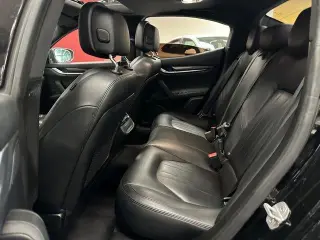 Maserati Ghibli 2017 4dr Sedan