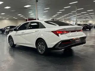 Hyundai ELANTRA 2024 SEL 4dr Sedan