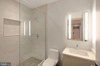 Propiedad en alquiler con 5 habitaciones y 2 baños en Washington