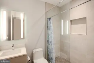 Propiedad en alquiler con 5 habitaciones y 2 baños en Washington