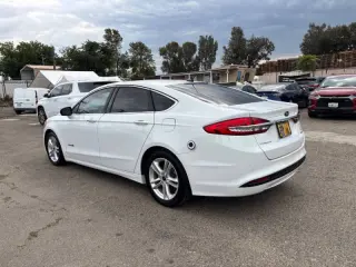 2018 Ford Fusion Hybrid SE