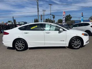 2017 Ford Fusion Hybrid SE