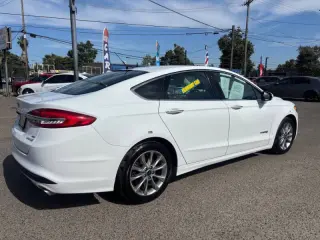 2017 Ford Fusion Hybrid SE