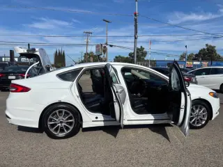 2017 Ford Fusion Hybrid SE