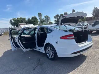 2017 Ford Fusion Hybrid SE