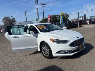 2017 Ford Fusion Hybrid SE
