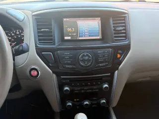 2015 Nissan Pathfinder SL