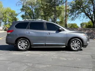 2015 Nissan Pathfinder SL