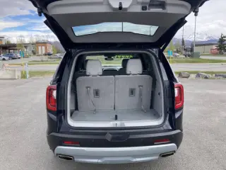 2022 GMC Acadia SLT