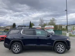 2022 GMC Acadia SLT