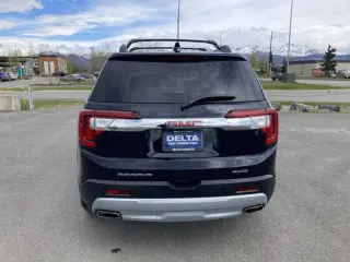 2022 GMC Acadia SLT