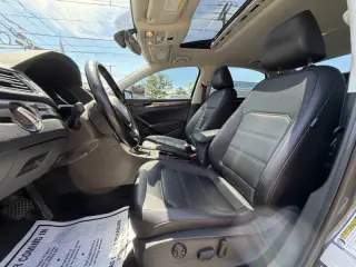 2017 Volkswagen Passat 1.8T SE