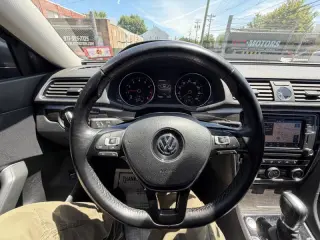 2017 Volkswagen Passat 1.8T SE