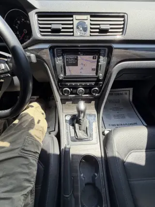 2017 Volkswagen Passat 1.8T SE
