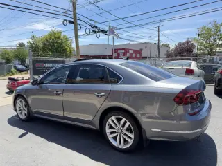 2017 Volkswagen Passat 1.8T SE