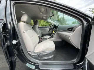 Hyundai ELANTRA 2019 SE 4dr Sedan 6M
