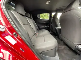 Toyota C-HR 2019 LE 4dr Crossover