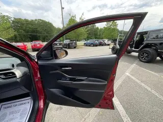 Toyota C-HR 2019 LE 4dr Crossover