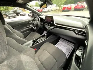 Toyota C-HR 2019 LE 4dr Crossover