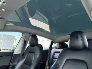 Tesla Model Y 2022 AWD Performance 4dr Crossover