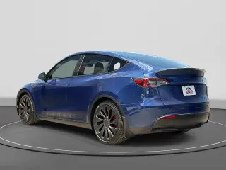 Tesla Model Y 2022 AWD Performance 4dr Crossover