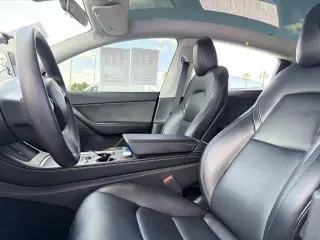 Tesla Model Y 2022 AWD Performance 4dr Crossover