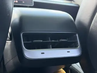 Tesla Model Y 2022 AWD Performance 4dr Crossover