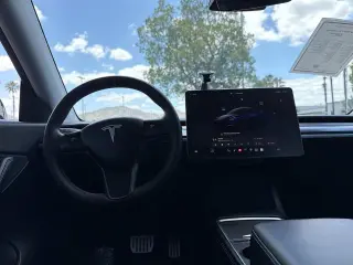 Tesla Model Y 2022 AWD Performance 4dr Crossover