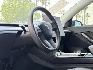 Tesla Model Y 2022 AWD Performance 4dr Crossover