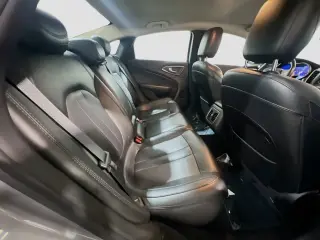 Chrysler 200 2015 C 4dr Sedan