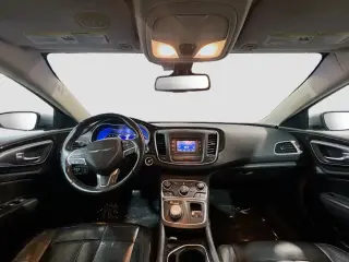 Chrysler 200 2015 C 4dr Sedan