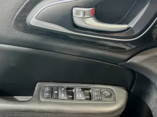 Chrysler 200 2015 C 4dr Sedan