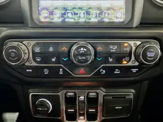 Jeep Wrangler Unlimited 2022 4x4 Sahara 4dr SUV