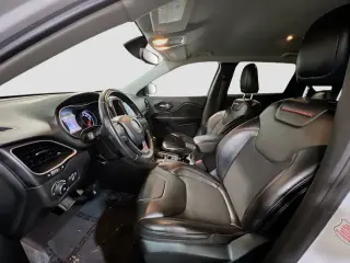 Jeep Cherokee 2019 4x4 Trailhawk 4dr SUV