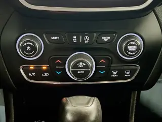 Jeep Cherokee 2019 4x4 Trailhawk 4dr SUV