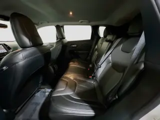 Jeep Cherokee 2023 4x4 Altitude Lux 4dr SUV