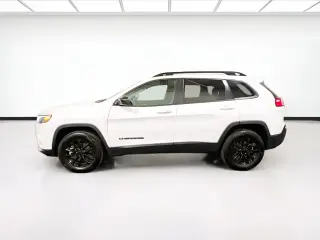 Jeep Cherokee 2023 4x4 Altitude Lux 4dr SUV