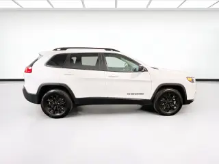 Jeep Cherokee 2023 4x4 Altitude Lux 4dr SUV
