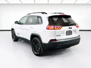 Jeep Cherokee 2023 4x4 Altitude Lux 4dr SUV