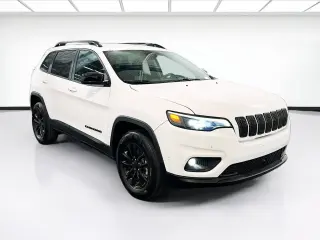 Jeep Cherokee 2023 4x4 Altitude Lux 4dr SUV