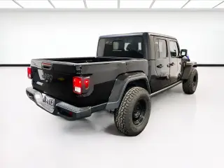 Jeep Gladiator 2022 4x4 Willys 4dr Crew Cab 5.0 ft. SB