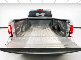 Ram 1500 Classic 2021 4x2 Warlock 4dr Quad Cab 6.3 ft. SB Pickup