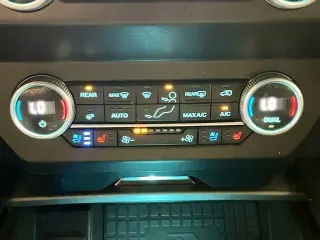 Ford Expedition 2021 4x4 XLT 4dr SUV