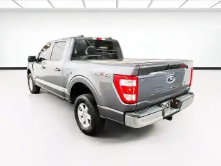 Ford F-150 2022 4x4 XL 4dr SuperCrew 5.5 ft. SB