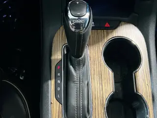 GMC Acadia 2017 Denali 4dr SUV