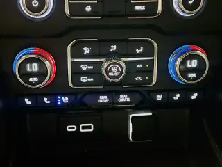 GMC Yukon XL 2023 4x4 SLT 4dr SUV