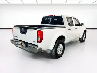 Nissan Frontier 2016 4x4 SV 4dr Crew Cab 5 ft. SB Pickup 6M (midyear release)