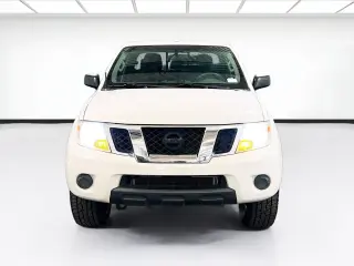 Nissan Frontier 2016 4x4 SV 4dr Crew Cab 5 ft. SB Pickup 6M (midyear release)