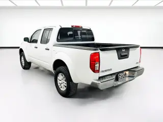 Nissan Frontier 2016 4x4 SV 4dr Crew Cab 5 ft. SB Pickup 6M (midyear release)